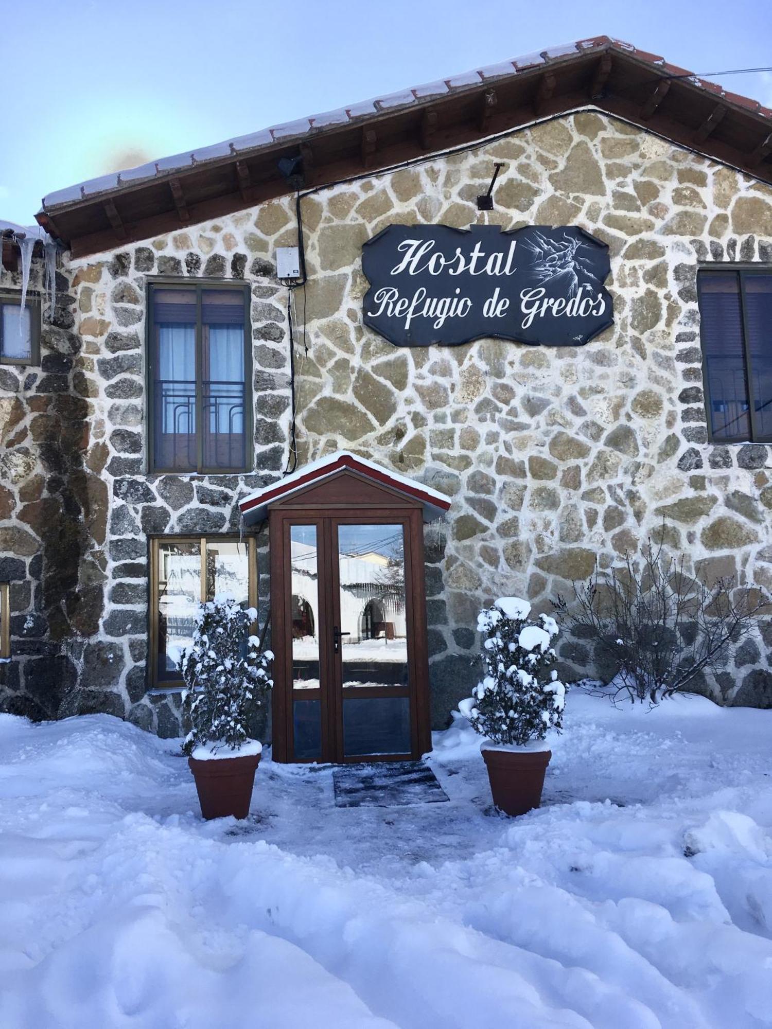 Готель Hostal Refugio De Gredos Наварредонда-де-Ґредос Екстер'єр фото