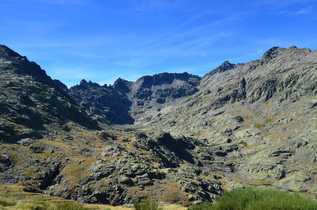 Готель Hostal Refugio De Gredos Наварредонда-де-Ґредос Екстер'єр фото