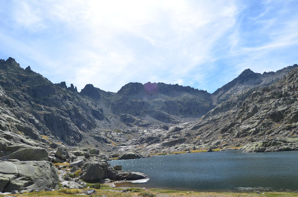 Готель Hostal Refugio De Gredos Наварредонда-де-Ґредос Екстер'єр фото